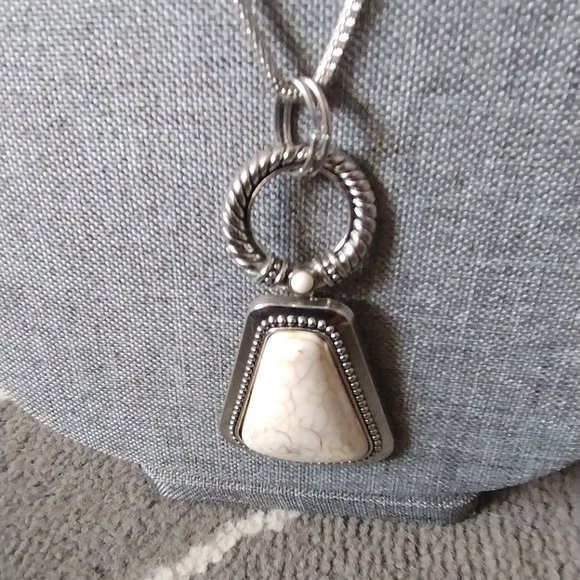 Long Marbled Necklace and Bracelet Set - Picture 12 of 14